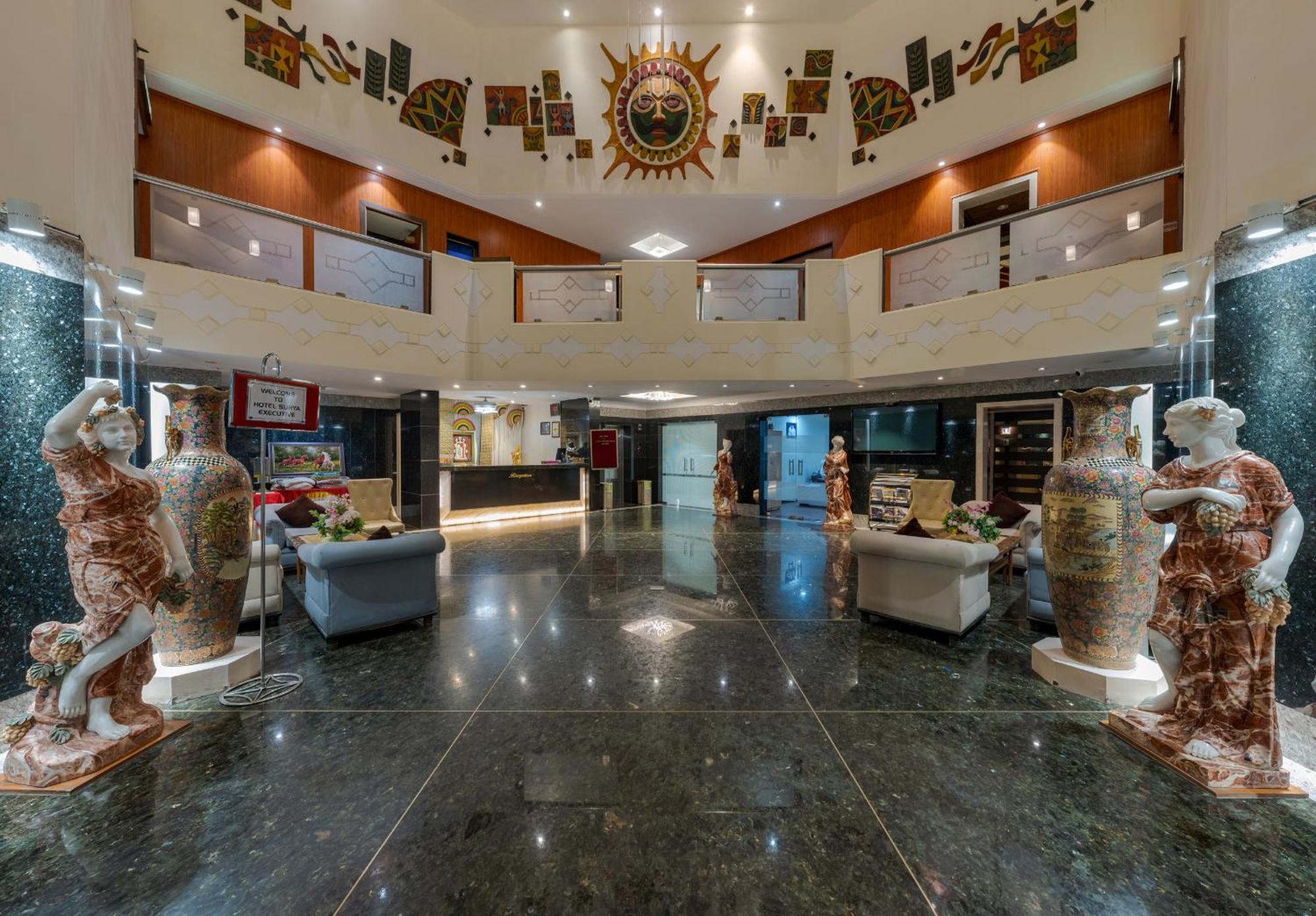Hotel Surya Executive 3 Star Hotel Solapur Buitenkant foto