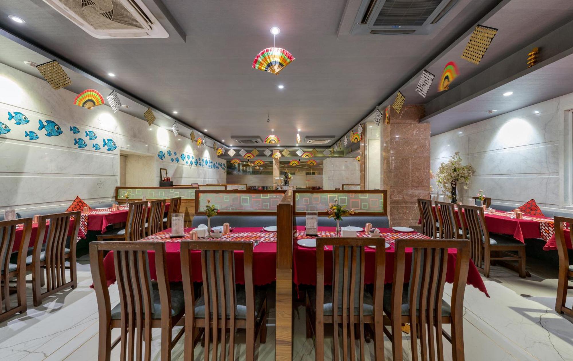 Hotel Surya Executive 3 Star Hotel Solapur Buitenkant foto