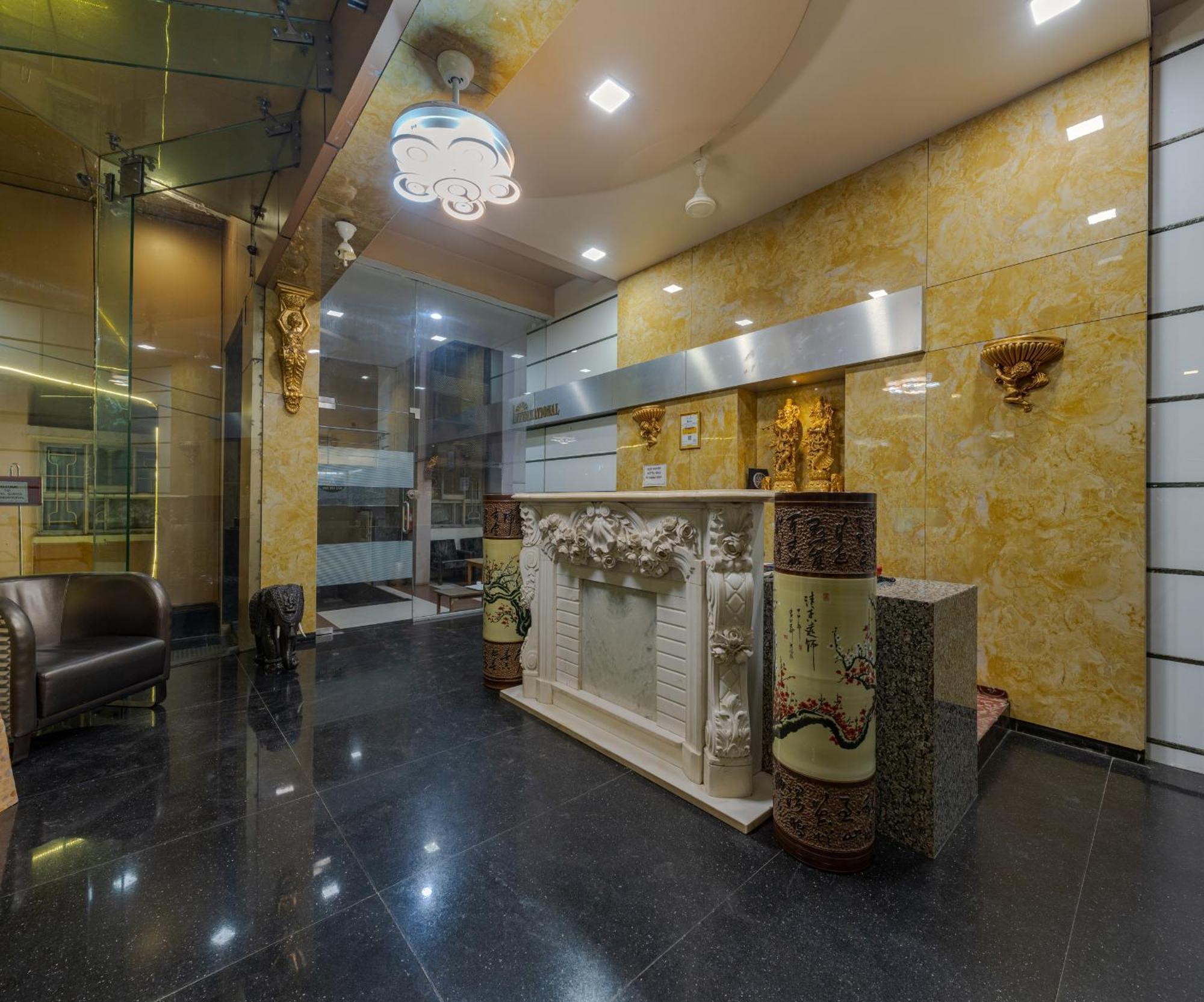 Hotel Surya Executive 3 Star Hotel Solapur Buitenkant foto